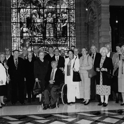 Los participantes en el Contubernio de Múnich y sus familiares en el homenaje que EuroBasque les rindió. Diputación Foral de Gipuzkoa, Donostia-San Sebastián, 2002.